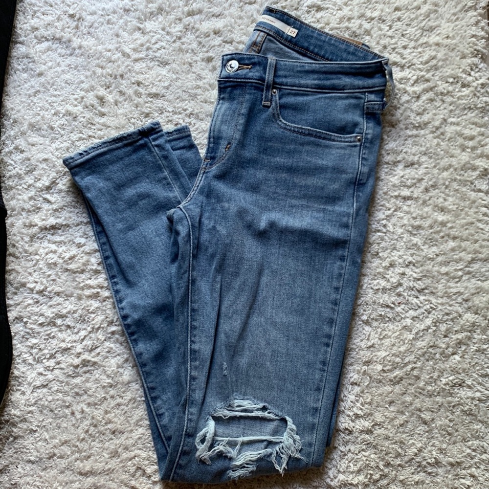 Levi’s 711 skinny jeans